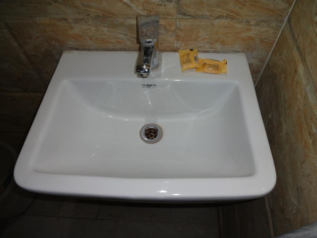 Hotel Elegant International Yeni Delhi Dış mekan fotoğraf