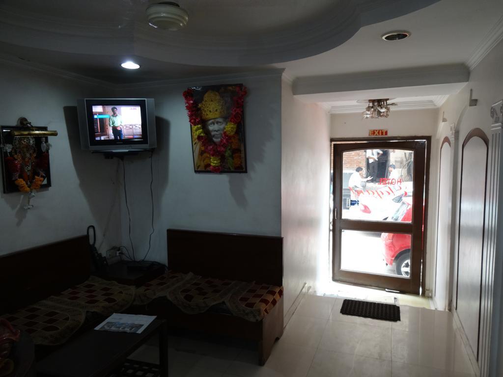 Hotel Elegant International Yeni Delhi Dış mekan fotoğraf