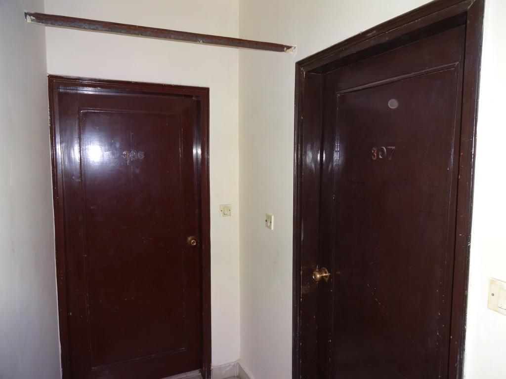 Hotel Elegant International Yeni Delhi Dış mekan fotoğraf