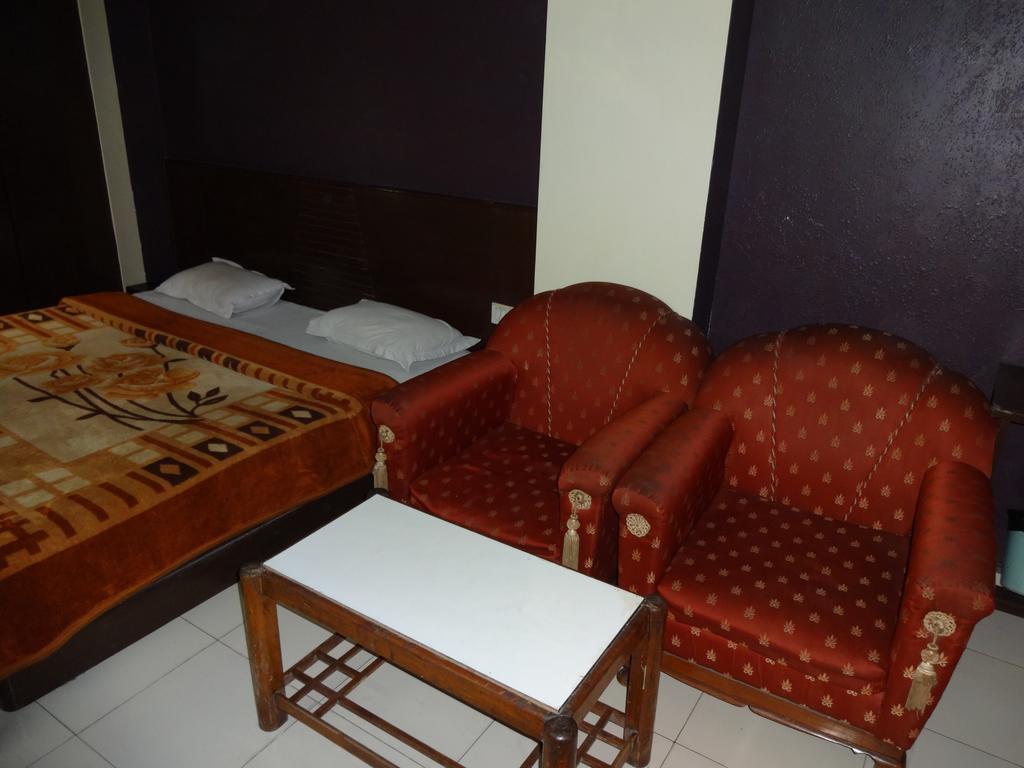 Hotel Elegant International Yeni Delhi Dış mekan fotoğraf