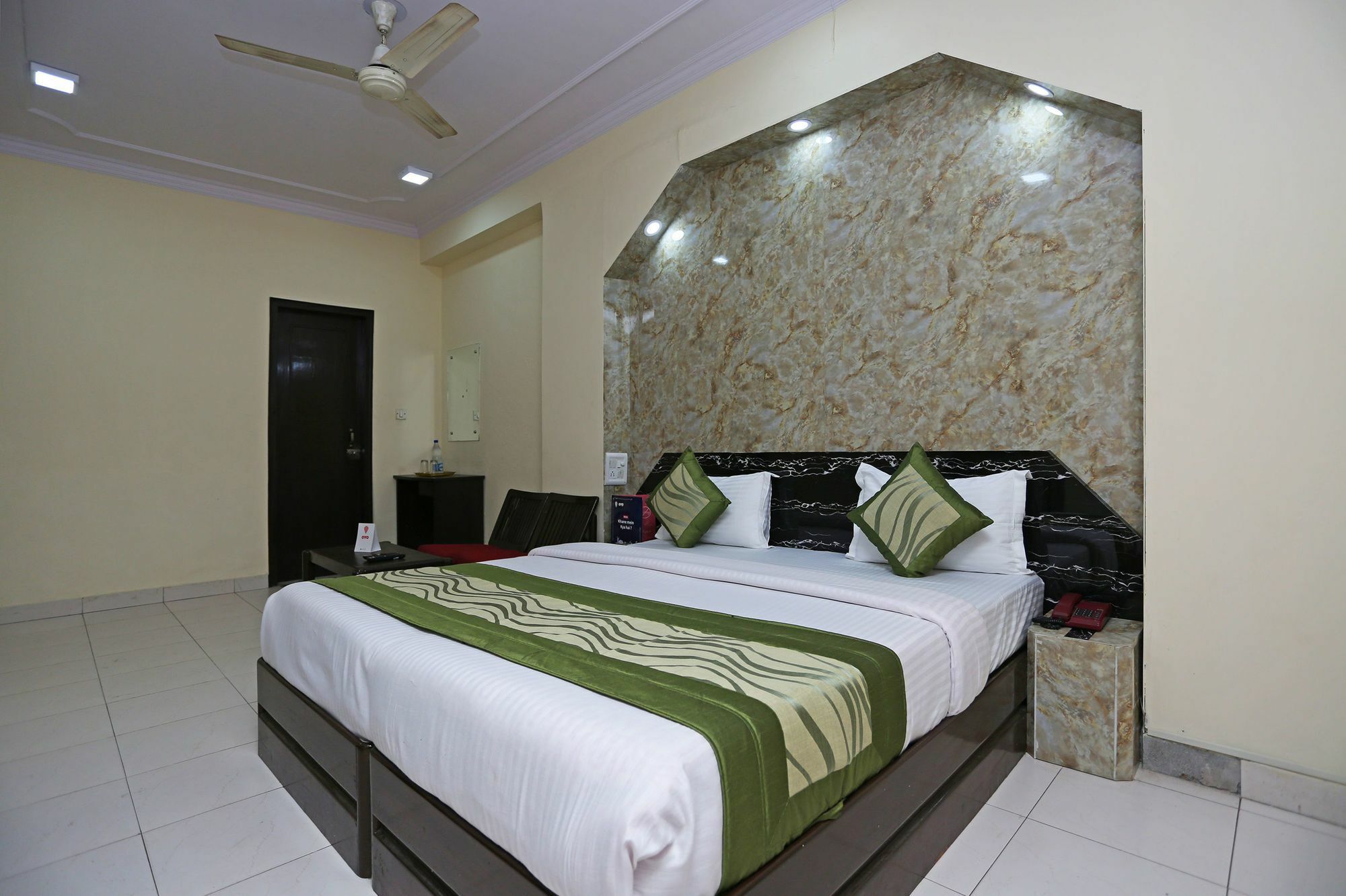 Hotel Elegant International Yeni Delhi Dış mekan fotoğraf